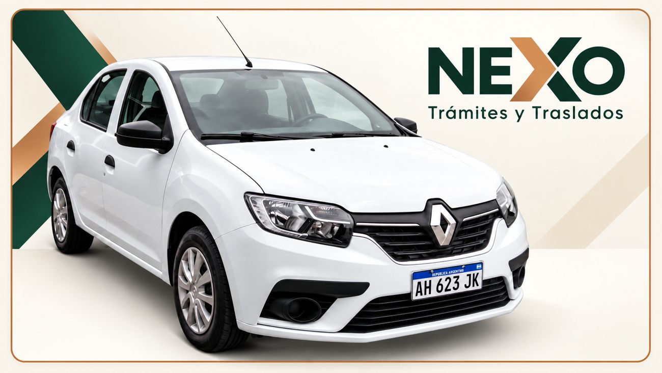 NEXO Trámites y Traslados. Renault Logan blanco de la empresa sobre fondo crema y elementos verdes y cobrizos.